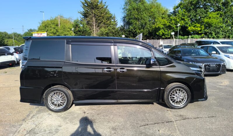 Toyota Voxy 1.8 Hybrid 2021(70) 7 Seats 5dr MPV ULEZ Free (Fresh Import, Finance Available) full