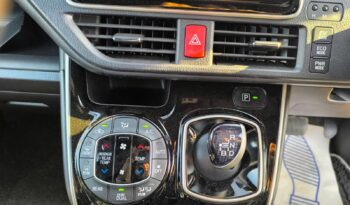 Toyota Voxy 1.8 Hybrid 2021(70) 7 Seats 5dr MPV ULEZ Free (Fresh Import, Finance Available) full