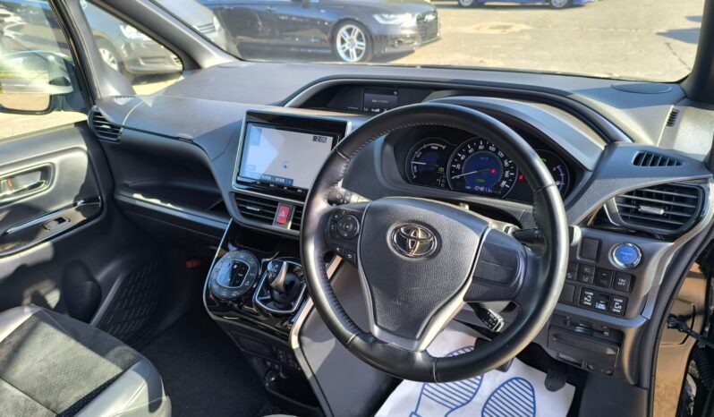 Toyota Voxy 1.8 Hybrid 2021(70) 7 Seats 5dr MPV ULEZ Free (Fresh Import, Finance Available) full