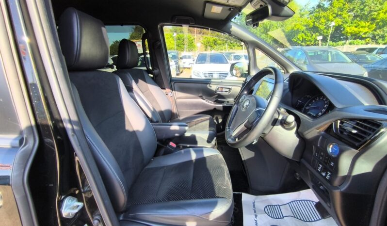 Toyota Voxy 1.8 Hybrid 2021(70) 7 Seats 5dr MPV ULEZ Free (Fresh Import, Finance Available) full