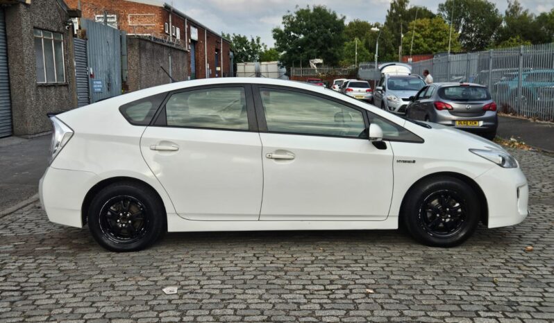 Toyota Prius 1.8 Hybrid 2015(15) Active T3 5 Seats 5dr 2 Keys Road Tax 20 (UK Model, Finance Available) full