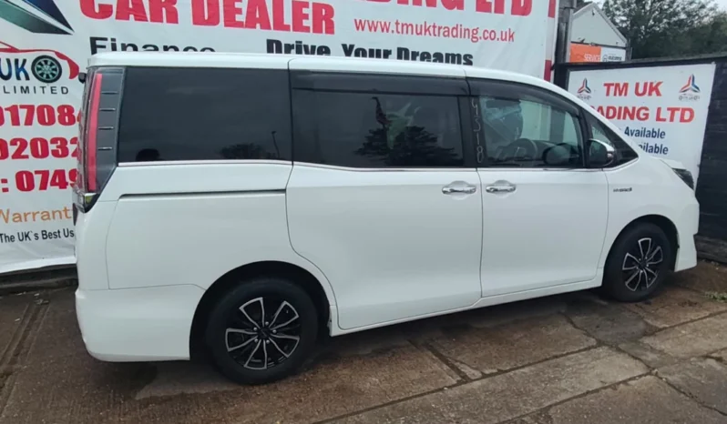 Toyota Esquire/Voxy 1.8 hybrid 2020 Automatic 7 Seats 5dr MPV Euro 6 (Fresh Import, Finance Available) full